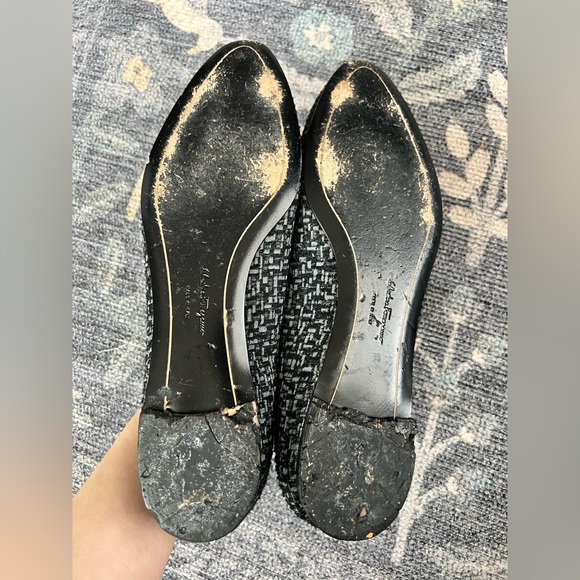 Salvatore Ferragamo Grey Tweed w/ metal Flower Toe Buckle - Picture 12 of 12